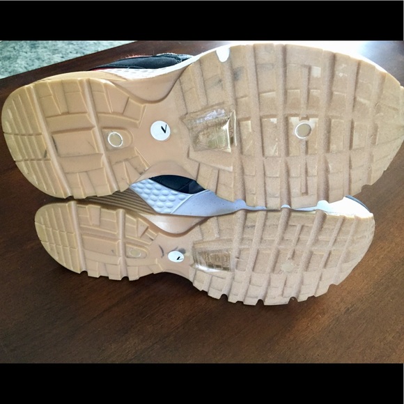 Women’s Jessica Carlyle camo sneakers - Picture 6 of 7